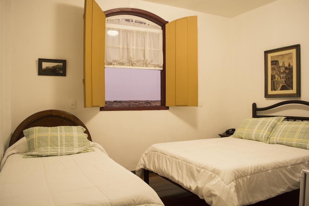 Hotel Colonial أورو بريتو الغرفة الصورة